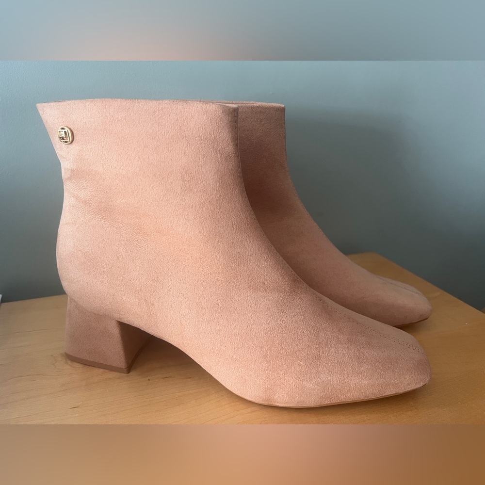 Faux Suede Block Heel Ankle Boots Square Toe Nude Peach Size 8 NWOB‎